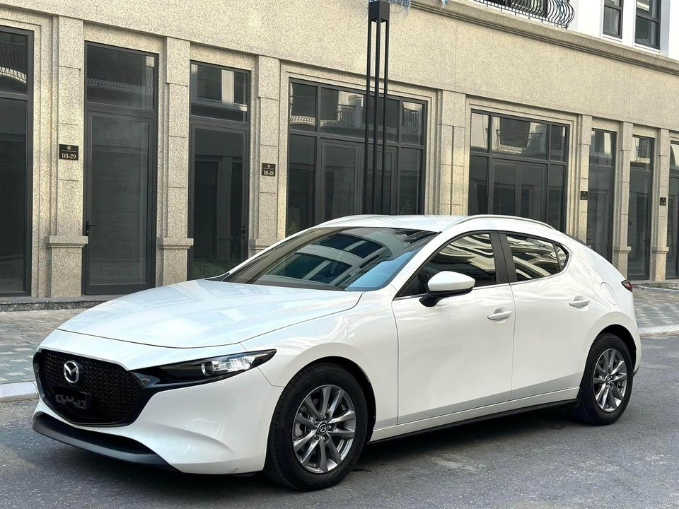 Mazda 3 4 Chỗ